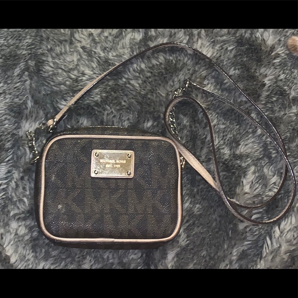 Michael Korda crossbody purse